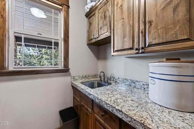63109 Turret Court, Bend, OR 97701