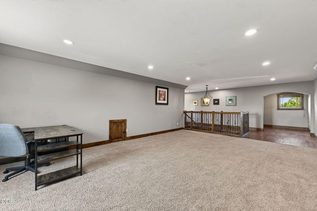 63109 Turret Court, Bend, OR 97701