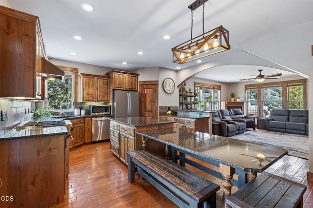 63109 Turret Court, Bend, OR 97701