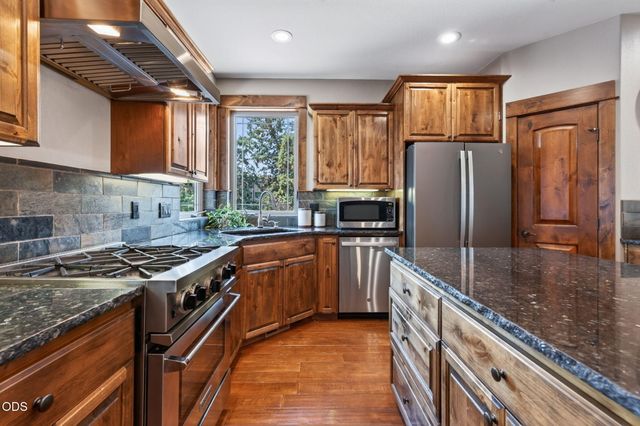 63109 Turret Court, Bend, OR 97701