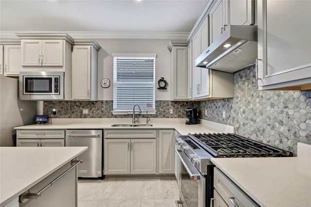 5503 BLUE CRUSH BEND, Land O Lakes, FL 34638