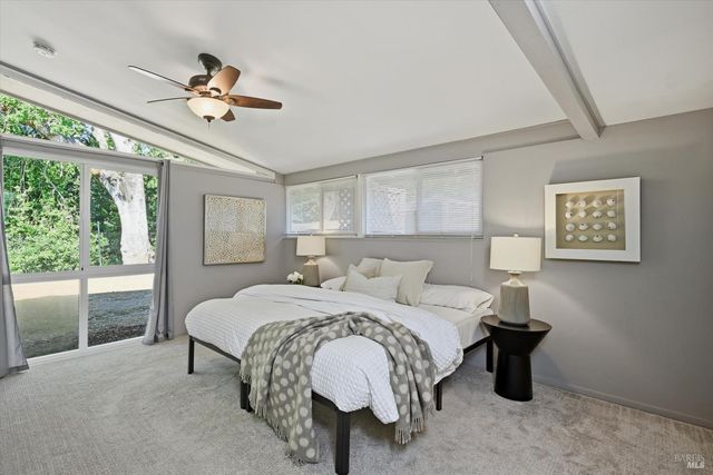 1053 Broadmoor Dr, Napa, CA 94558