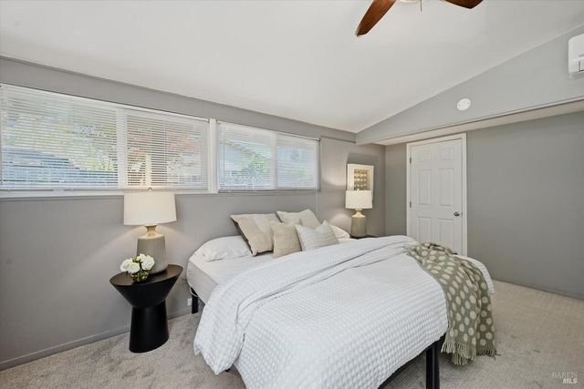 1053 Broadmoor Dr, Napa, CA 94558