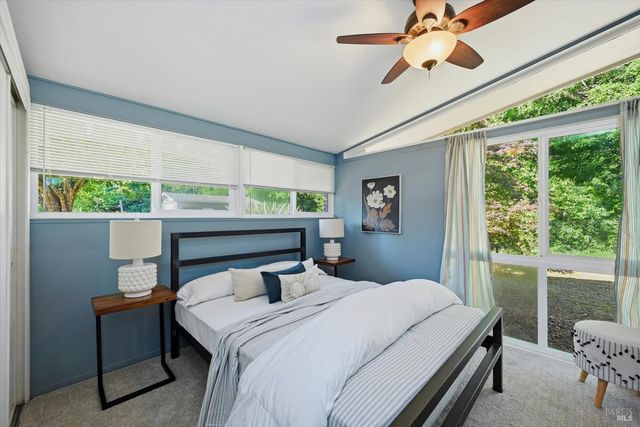 1053 Broadmoor Dr, Napa, CA 94558