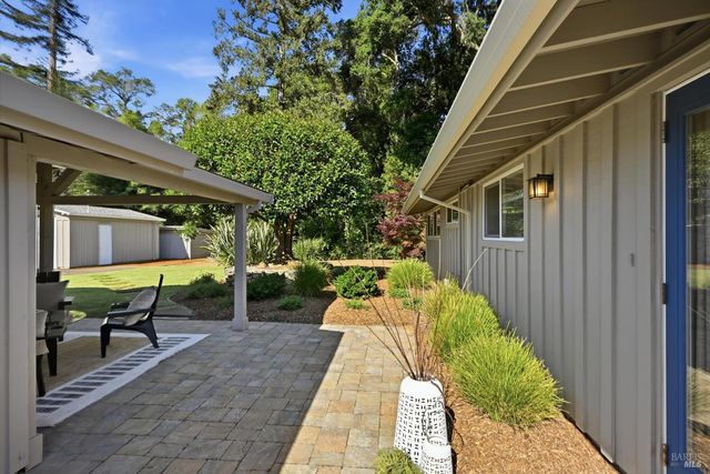 1053 Broadmoor Dr, Napa, CA 94558