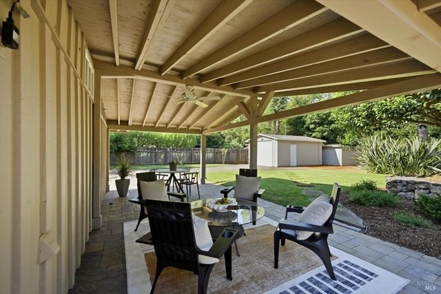 1053 Broadmoor Dr, Napa, CA 94558