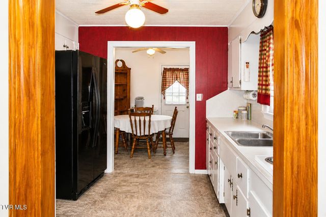 1112 Nelms Lane, Kingsport, TN 37665