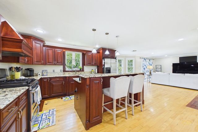 106 David St, Fall River, MA 02720