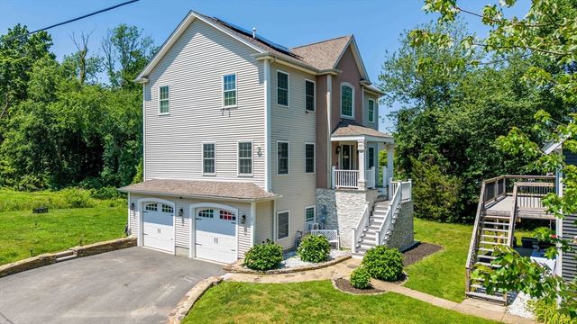 106 David St, Fall River, MA 02720