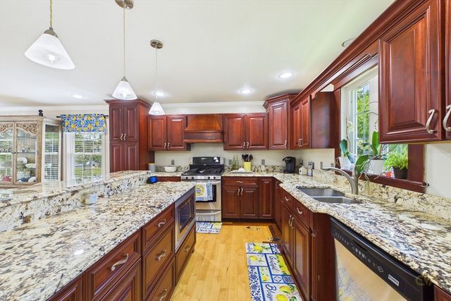 106 David St, Fall River, MA 02720