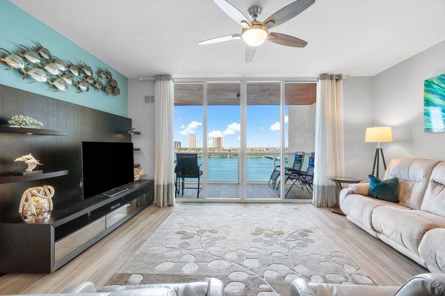 2640 Lake Shore Drive 711, Riviera Beach, FL 33404