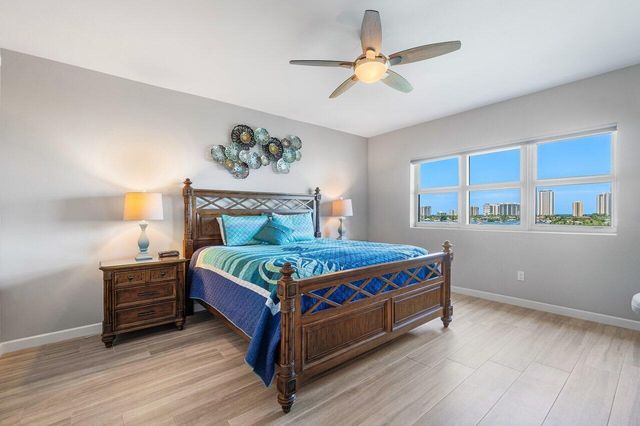 2640 Lake Shore Drive 711, Riviera Beach, FL 33404