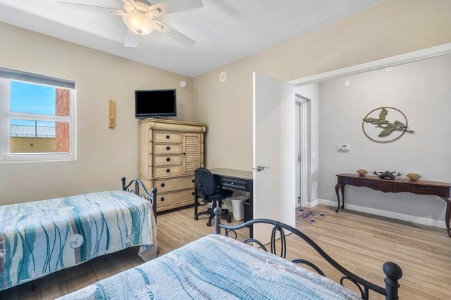 2640 Lake Shore Drive 711, Riviera Beach, FL 33404