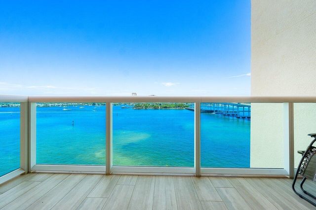 2640 Lake Shore Drive 711, Riviera Beach, FL 33404