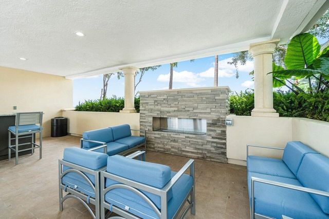 2640 Lake Shore Drive 711, Riviera Beach, FL 33404