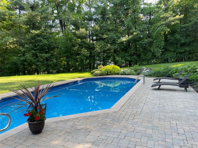 23 Edgewood Drive, Harriman, NY 10926