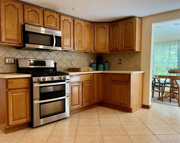 23 Edgewood Drive, Harriman, NY 10926