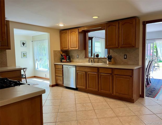 23 Edgewood Drive, Harriman, NY 10926