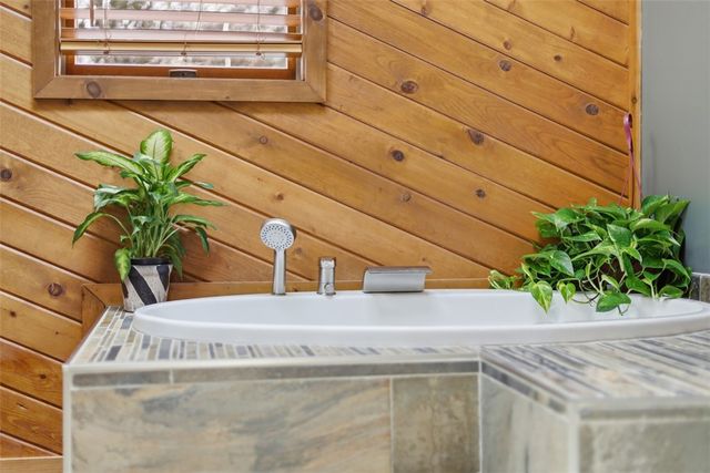 700 Woodland Road, Bradford Woods, PA 15015