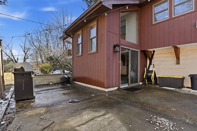 700 Woodland Road, Bradford Woods, PA 15015