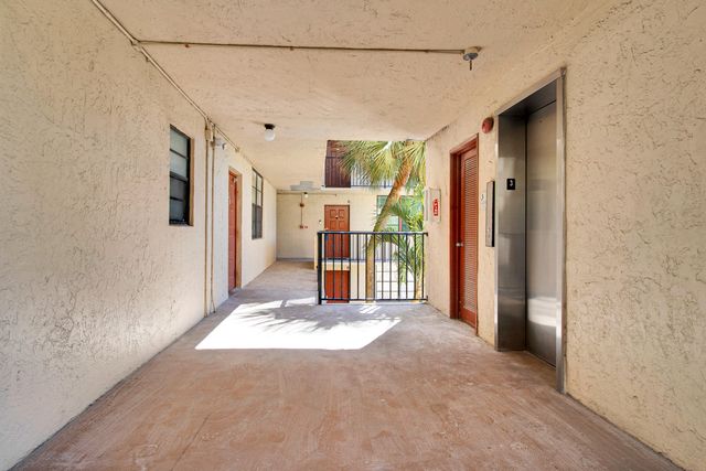 3450 Blue Lake Drive 305, Pompano Beach, FL 33064