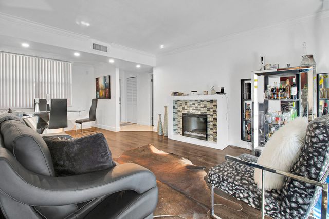 3450 Blue Lake Drive 305, Pompano Beach, FL 33064