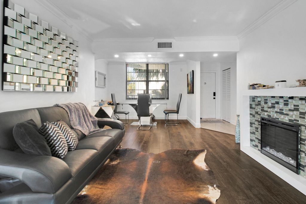 3450 Blue Lake Drive 305, Pompano Beach, FL 33064