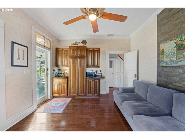 265 S EMPIRE Blvd, Coos Bay, OR 97420