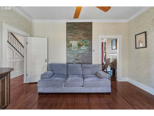 265 S EMPIRE Blvd, Coos Bay, OR 97420