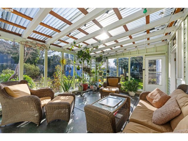 265 S EMPIRE Blvd, Coos Bay, OR 97420