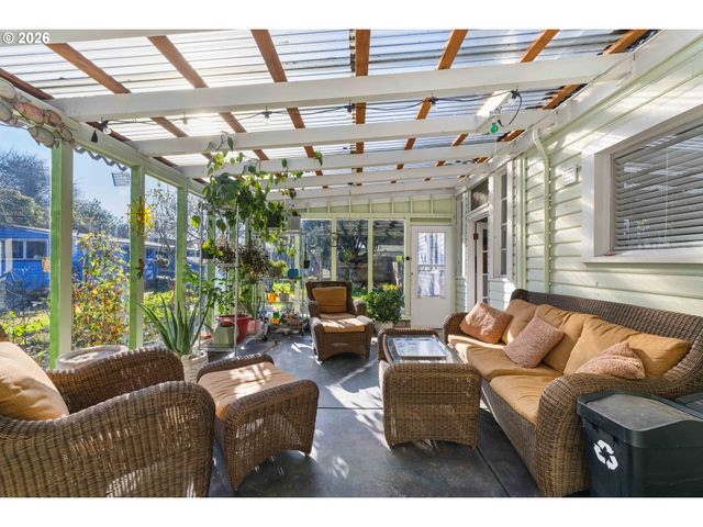 265 S EMPIRE Blvd, Coos Bay, OR 97420