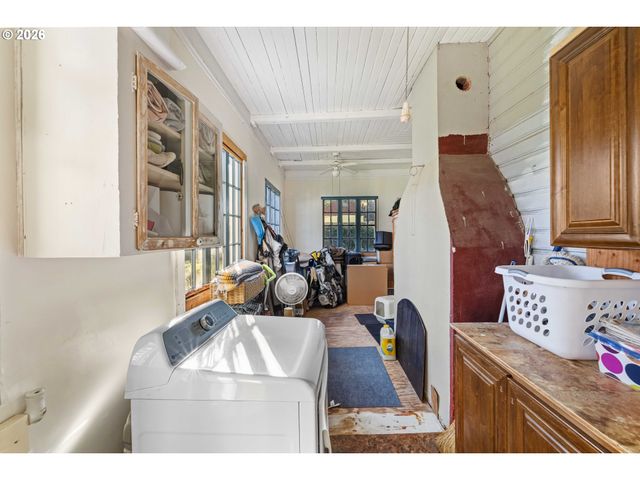 265 S EMPIRE Blvd, Coos Bay, OR 97420