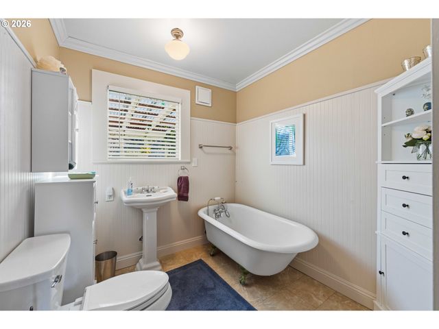 265 S EMPIRE Blvd, Coos Bay, OR 97420