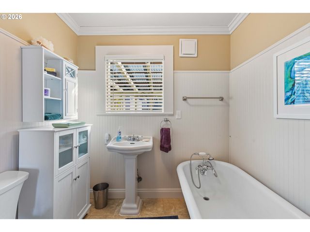 265 S EMPIRE Blvd, Coos Bay, OR 97420