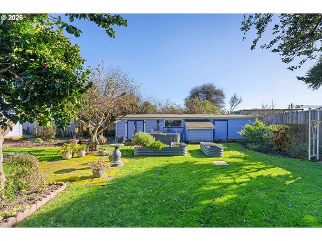 265 S EMPIRE Blvd, Coos Bay, OR 97420