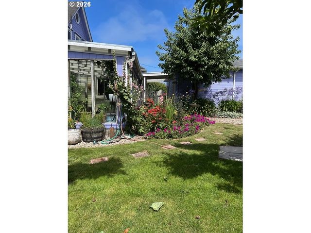 265 S EMPIRE Blvd, Coos Bay, OR 97420