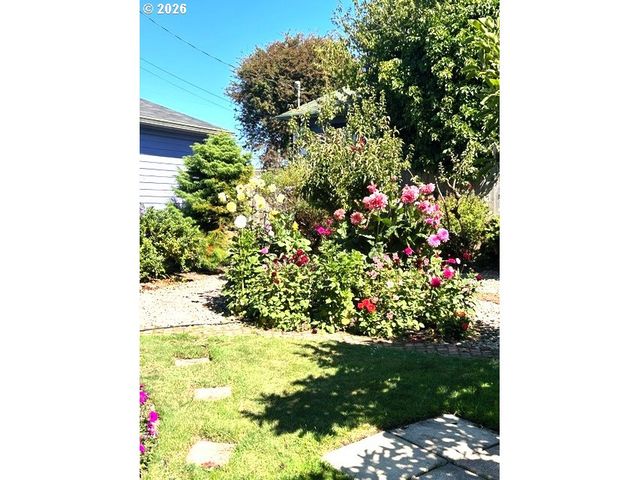 265 S EMPIRE Blvd, Coos Bay, OR 97420