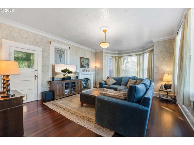 265 S EMPIRE Blvd, Coos Bay, OR 97420