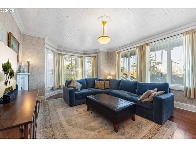 265 S EMPIRE Blvd, Coos Bay, OR 97420