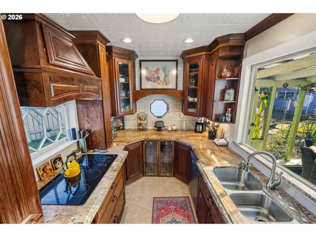 265 S EMPIRE Blvd, Coos Bay, OR 97420