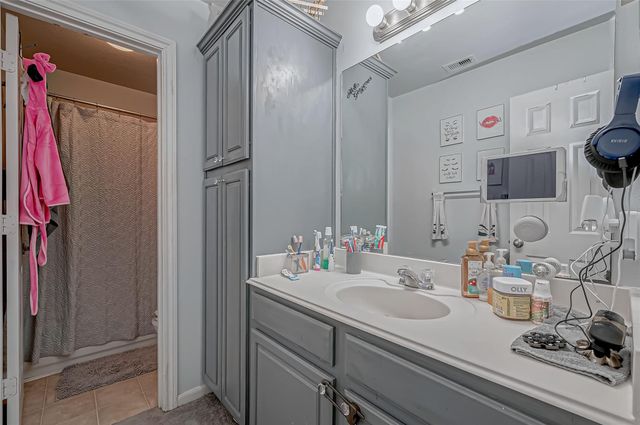 2827 Silver Charm, Houston, TX 77014