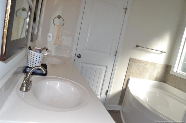 4615 CEDAR PASS Drive, Hope Mills, NC 28348