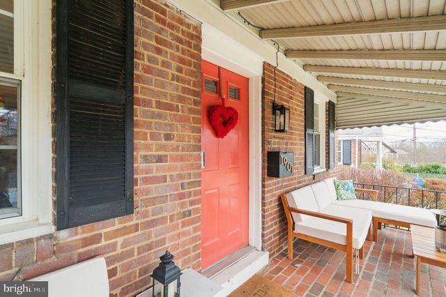 1901 SCROGGINS RD, Alexandria, VA 22302