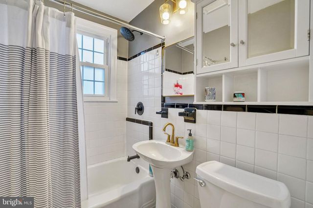 1901 SCROGGINS RD, Alexandria, VA 22302