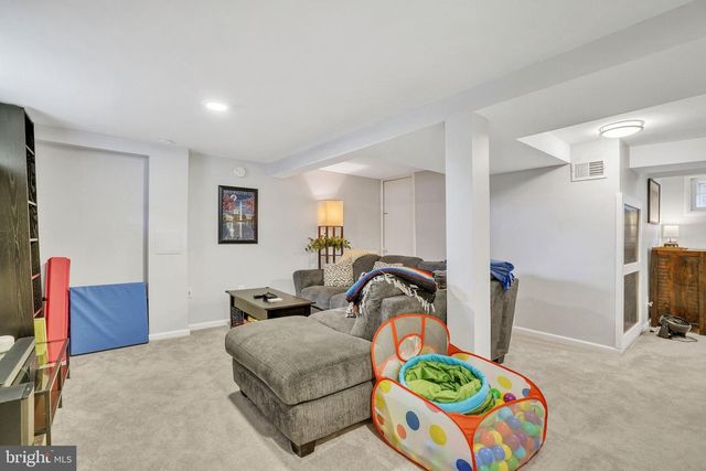 1901 SCROGGINS RD, Alexandria, VA 22302