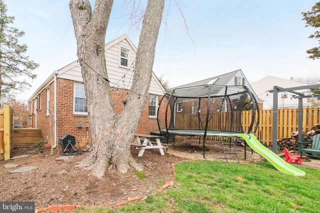 1901 SCROGGINS RD, Alexandria, VA 22302