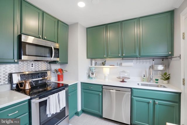 1901 SCROGGINS RD, Alexandria, VA 22302