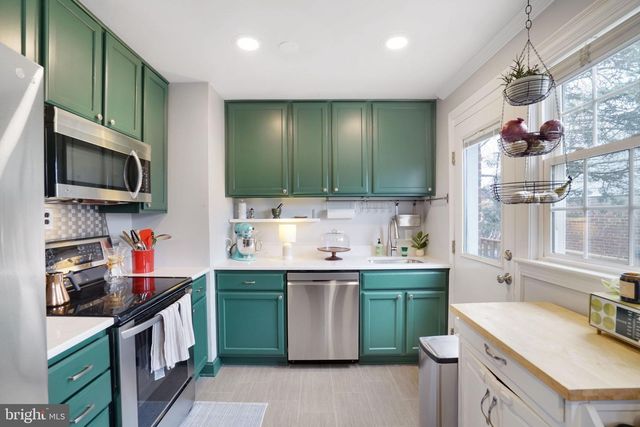 1901 SCROGGINS RD, Alexandria, VA 22302