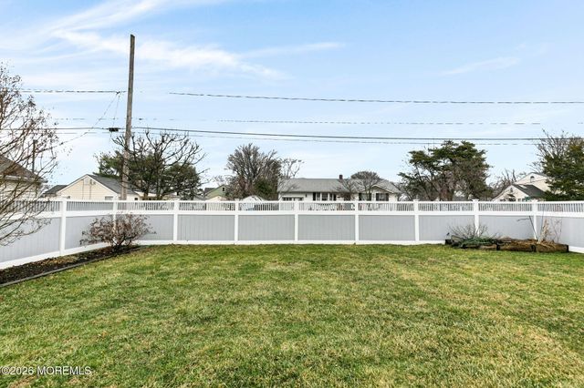 42 York Avenue, Port Monmouth, NJ 07758