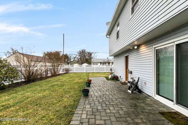 42 York Avenue, Port Monmouth, NJ 07758
